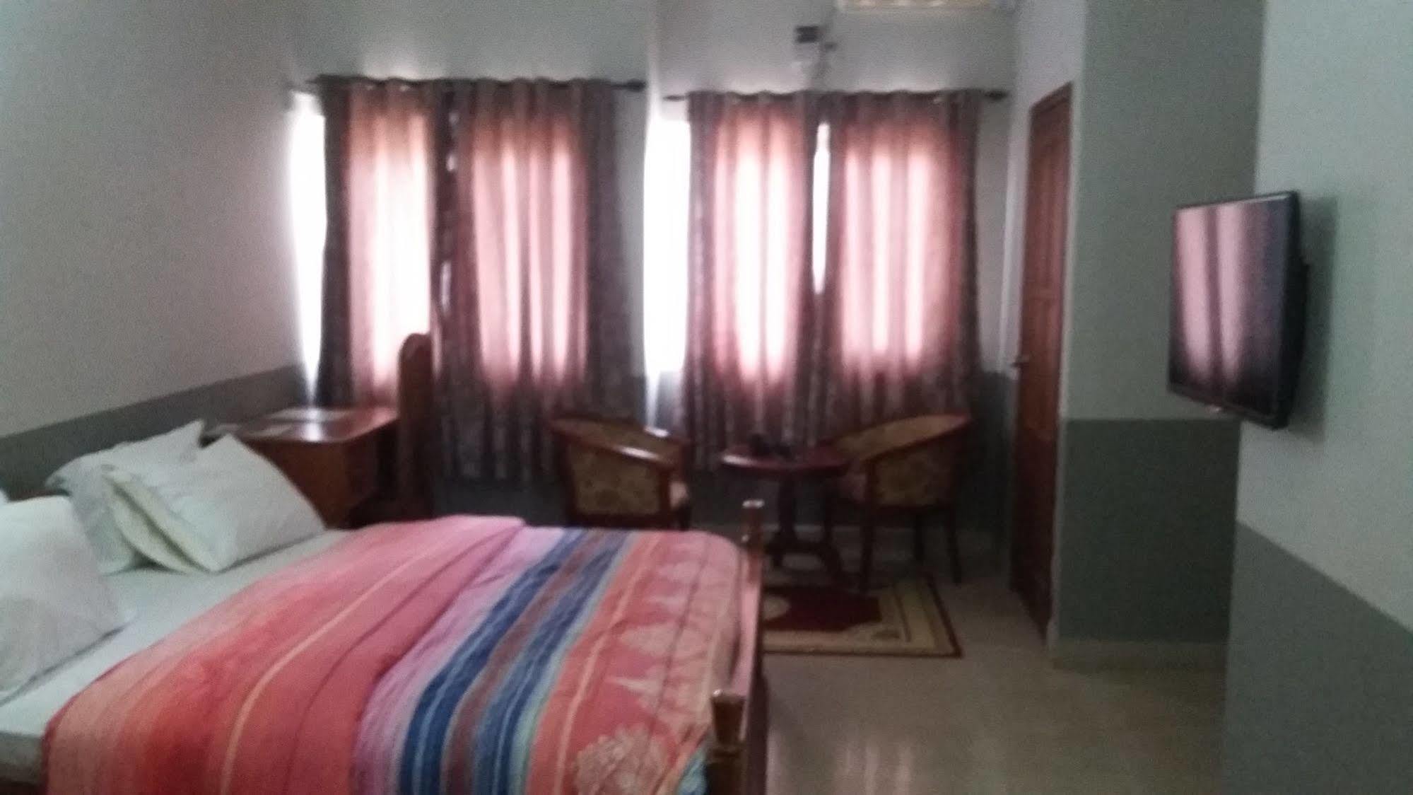 Bella Luxury Hotel Accra Ngoại thất bức ảnh