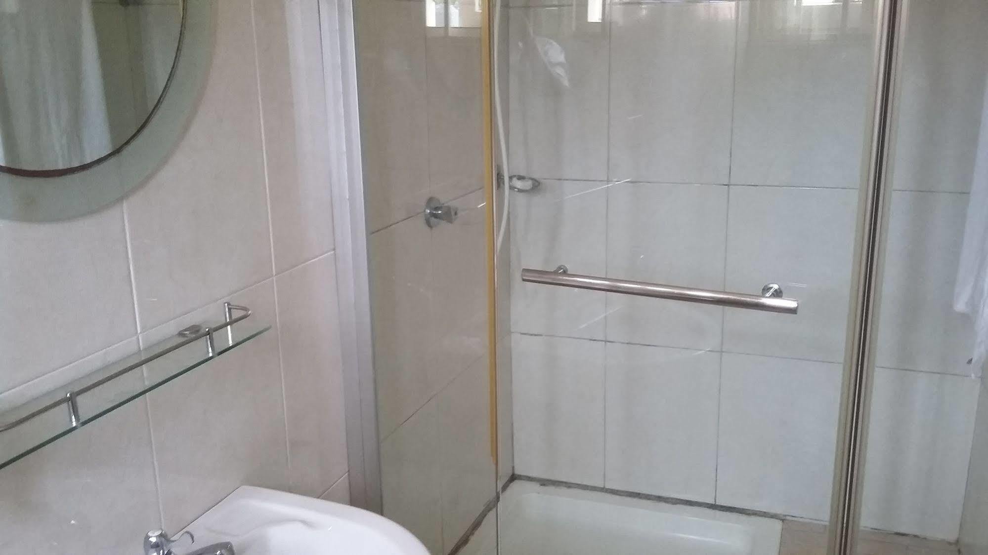 Bella Luxury Hotel Accra Ngoại thất bức ảnh