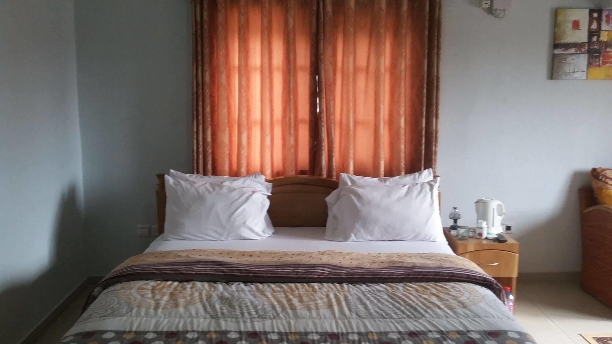 Bella Luxury Hotel Accra Ngoại thất bức ảnh