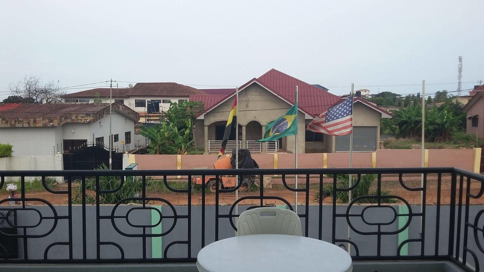 Bella Luxury Hotel Accra Ngoại thất bức ảnh